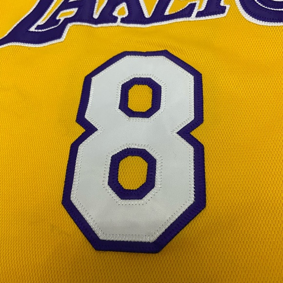 Kobe Size 40 Lakers Jersey - Picture 3 of 6